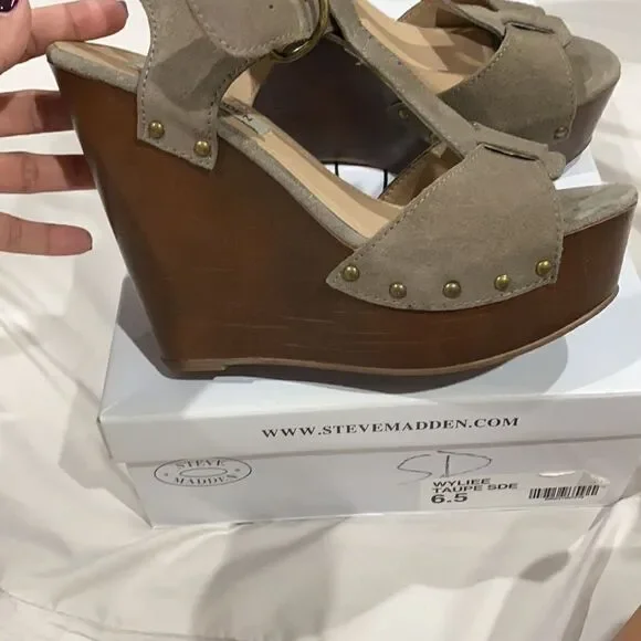 Steve Madden sandals - Picture 2 of 7